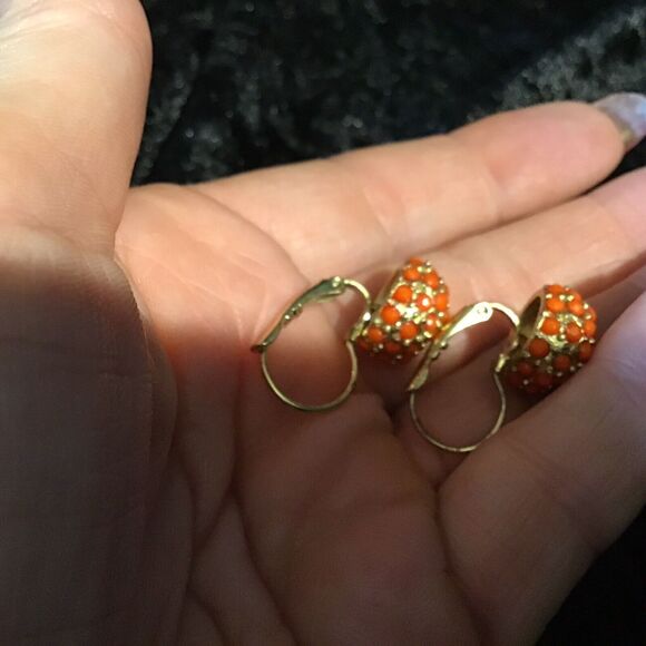 Vintage Orange Bead Button Huggie Earrings Pierced Mod Retro 70's - Picture 3 of 3